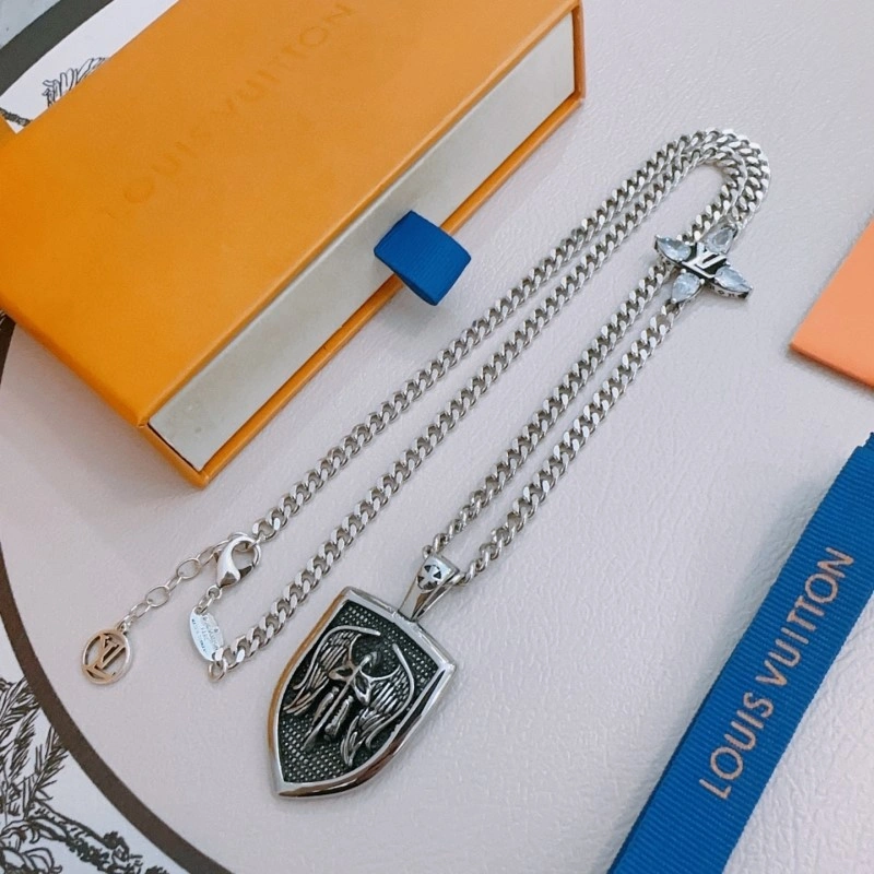 Louis Vuitton Necklaces Breathable 247808