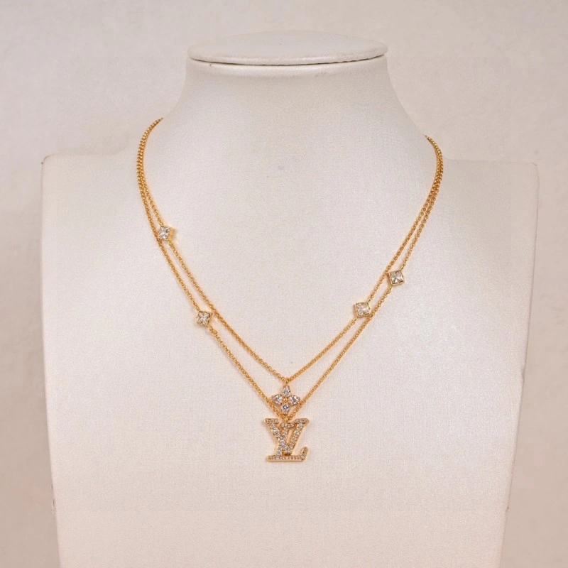 Louis Vuitton Necklaces Sporty 247810