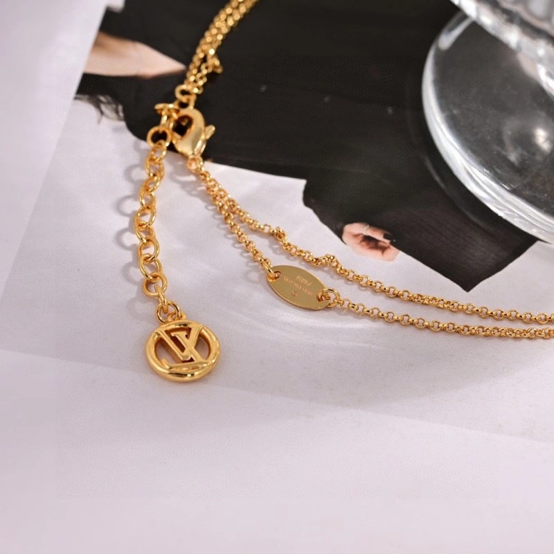 Louis Vuitton Necklaces Sporty 247810