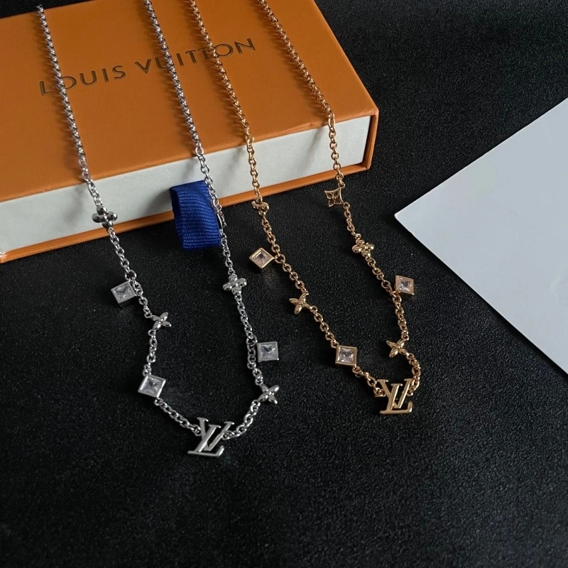 Compact Louis Vuitton Necklaces 247823