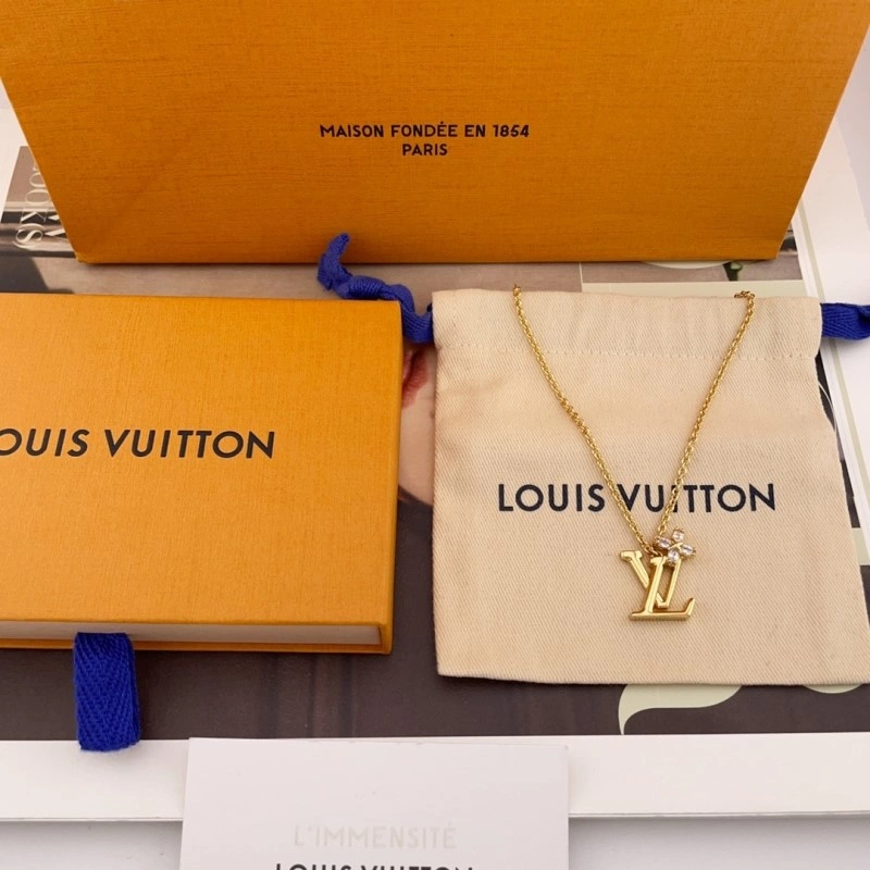 Louis Vuitton Necklaces Seasonal 247824