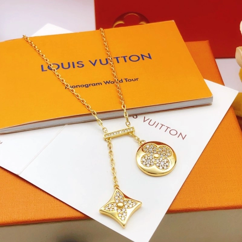 Attractive Louis Vuitton Necklaces 247812