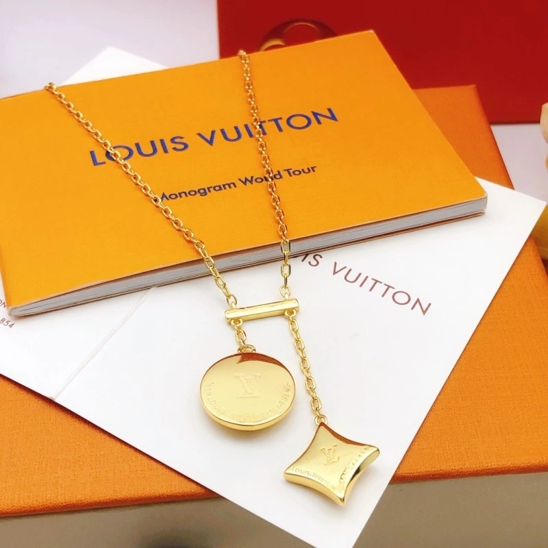 Attractive Louis Vuitton Necklaces 247812