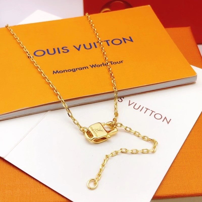 Attractive Louis Vuitton Necklaces 247812