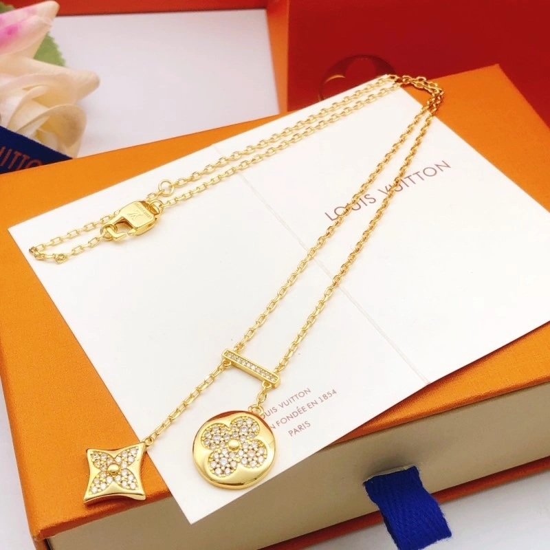 Attractive Louis Vuitton Necklaces 247812