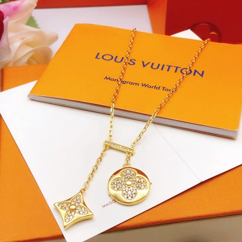 Attractive Louis Vuitton Necklaces 247812