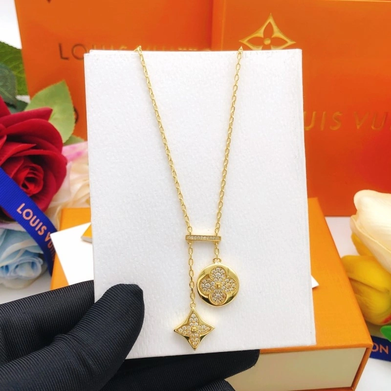 Attractive Louis Vuitton Necklaces 247812