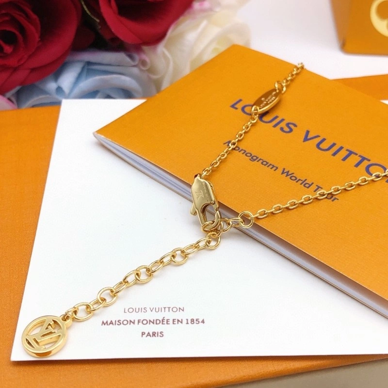 Louis Vuitton Necklaces Unique 247802