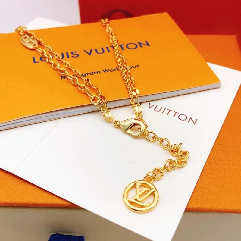 Elegant Louis Vuitton Necklaces 247804