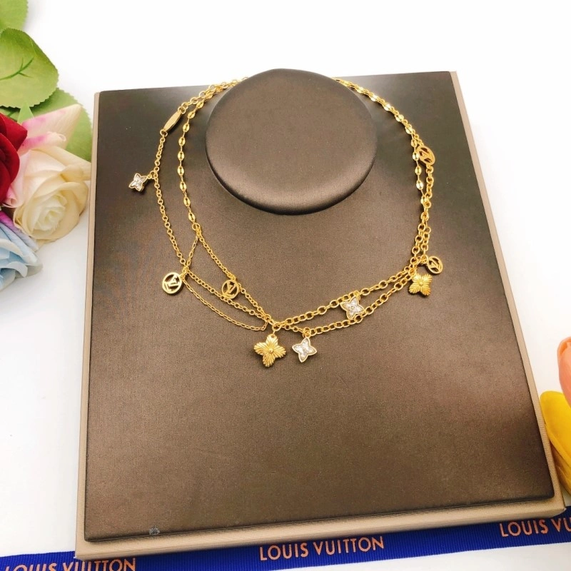 Elegant Louis Vuitton Necklaces 247804