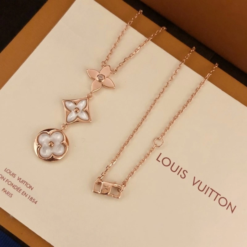 Louis Vuitton Necklaces Minimalist 247799