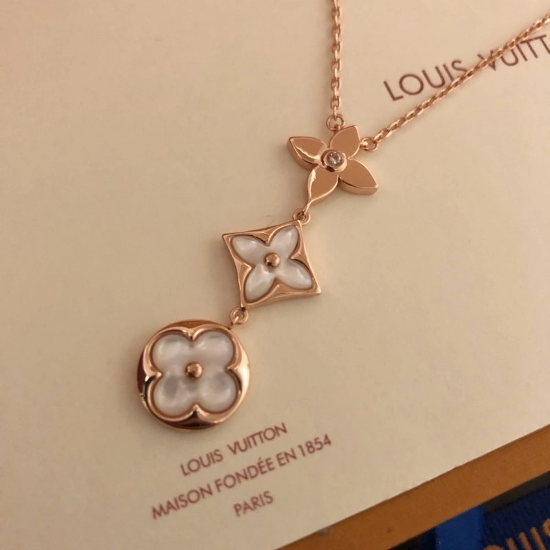 Louis Vuitton Necklaces Minimalist 247799