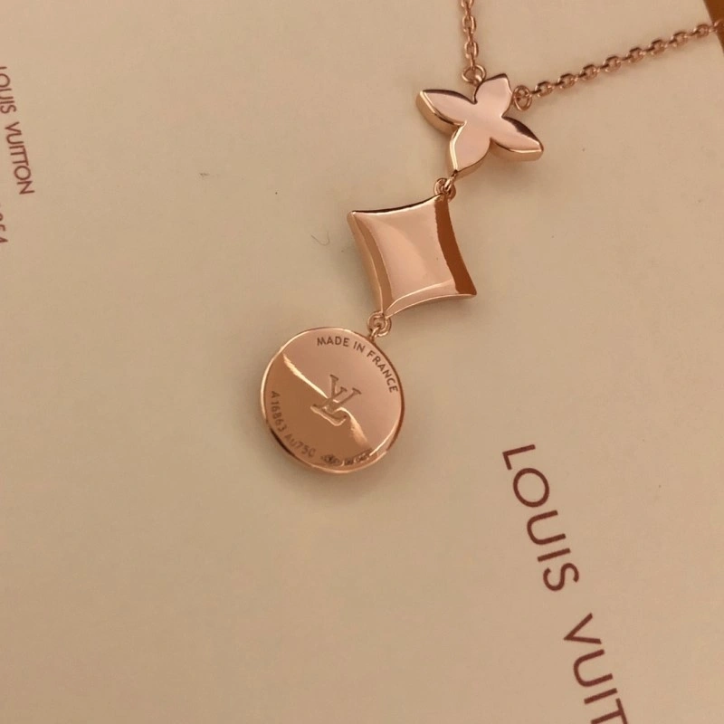Louis Vuitton Necklaces Minimalist 247799