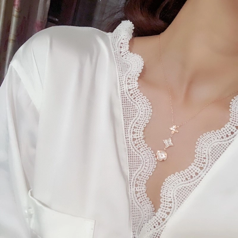 Louis Vuitton Necklaces Minimalist 247799
