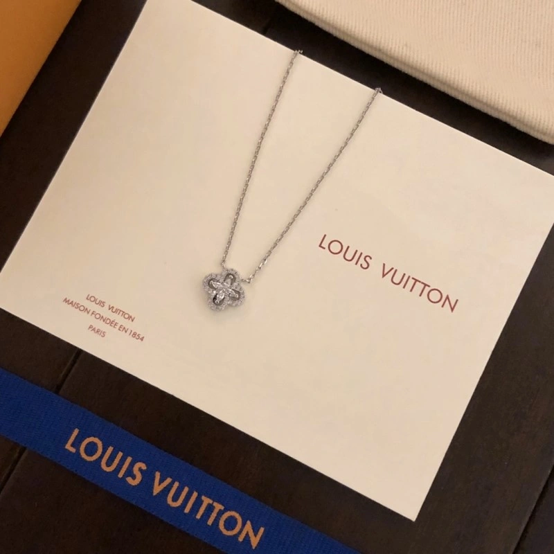 Louis Vuitton Necklaces Bold 247816