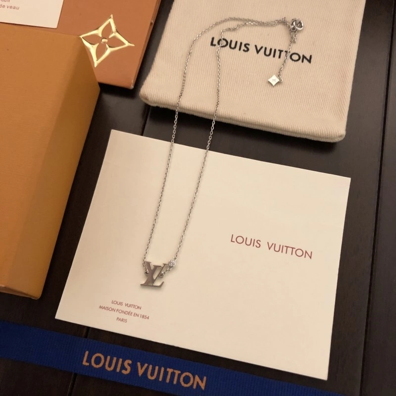 RelaxedFit Louis Vuitton Necklaces 247811