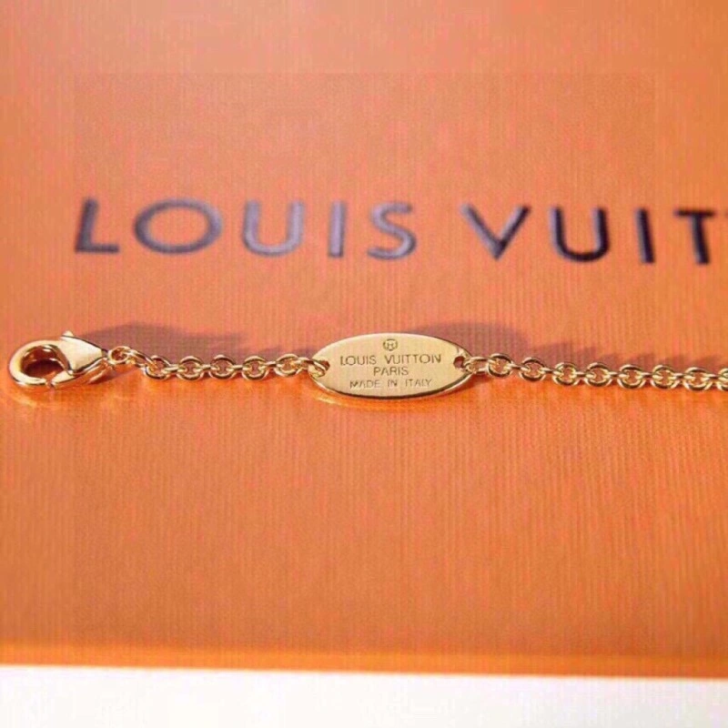 Louis Vuitton Necklaces Fashionable 247801