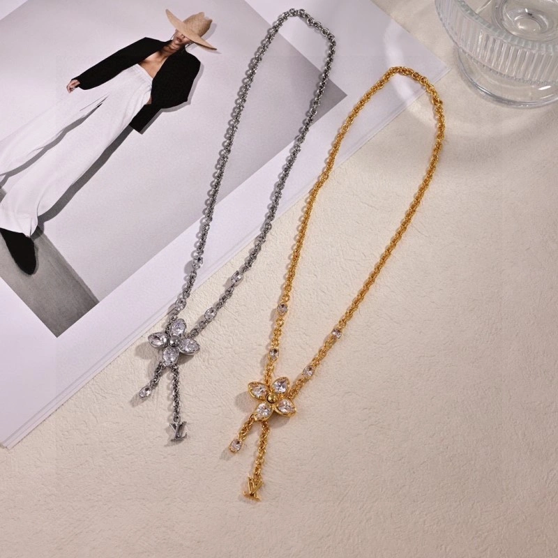 Louis Vuitton Necklaces Practical 247800