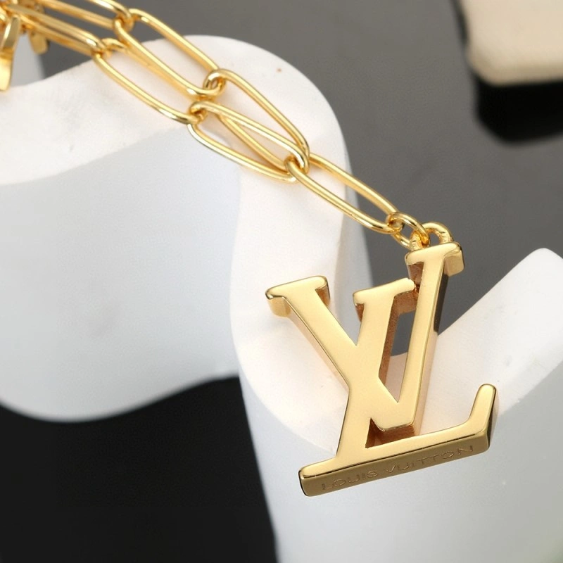 Louis Vuitton Necklaces Attractive 247798