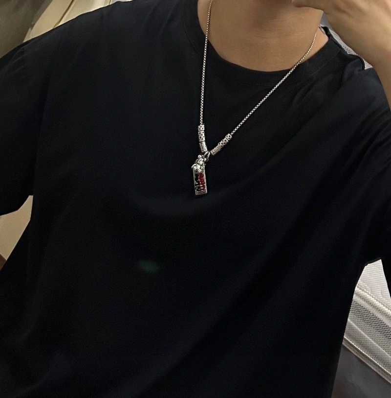 Compact Louis Vuitton Necklaces 247795