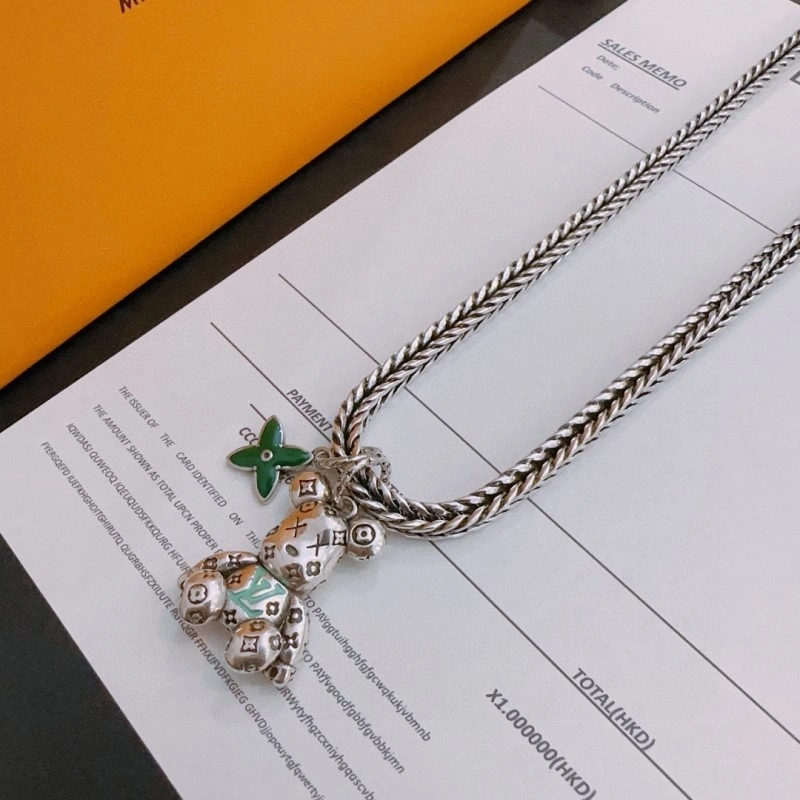 Elegant Louis Vuitton Necklaces 247793