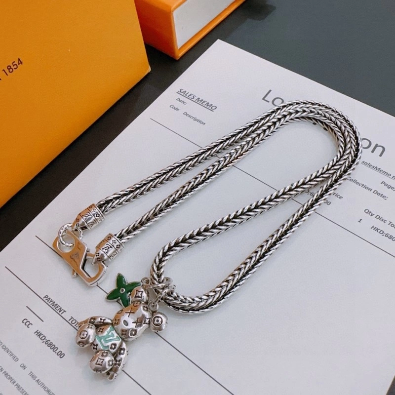Elegant Louis Vuitton Necklaces 247793