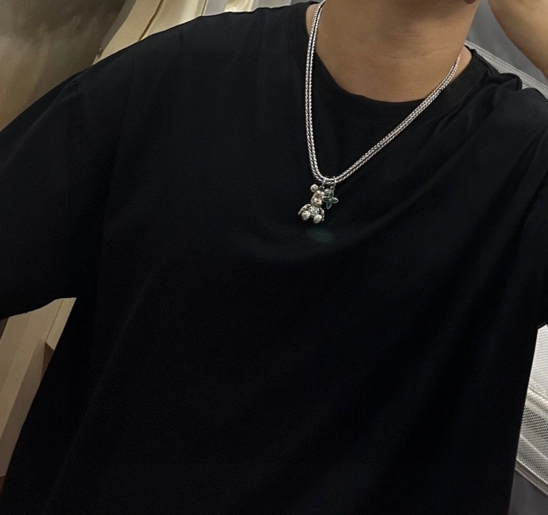 Elegant Louis Vuitton Necklaces 247793