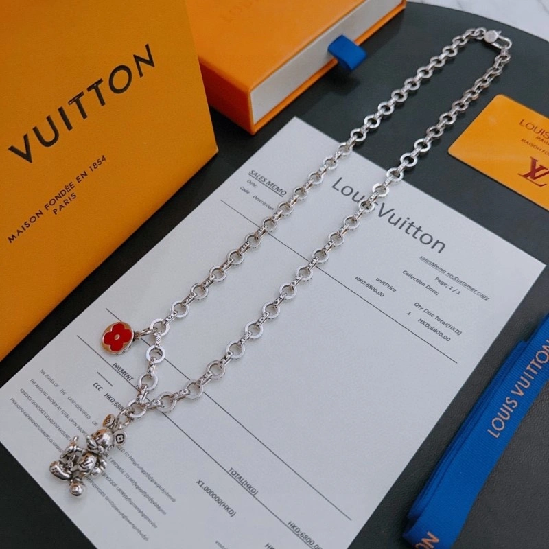 Louis Vuitton Necklaces Supportive 247792