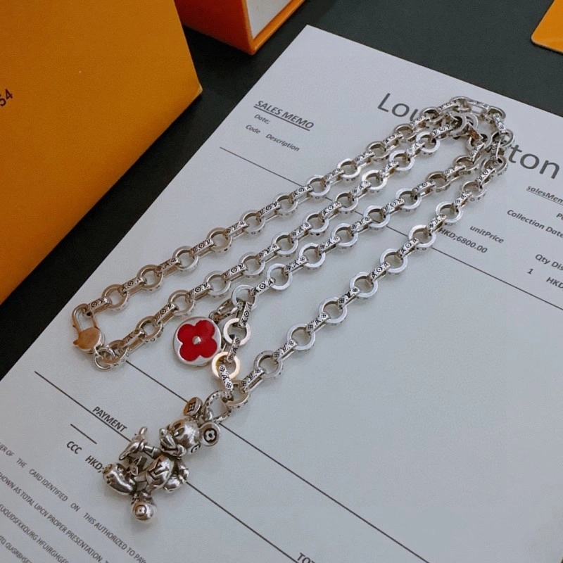 Louis Vuitton Necklaces Supportive 247792