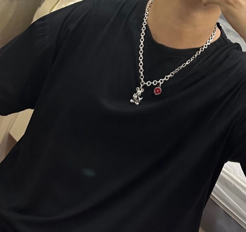 Louis Vuitton Necklaces Supportive 247792