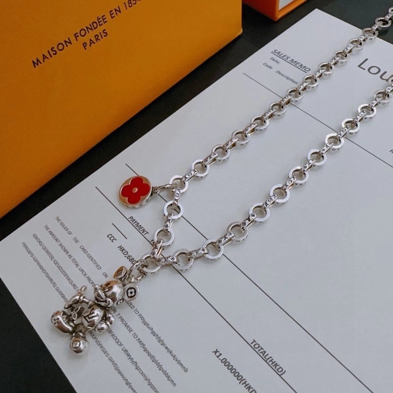 Louis Vuitton Necklaces Supportive 247792