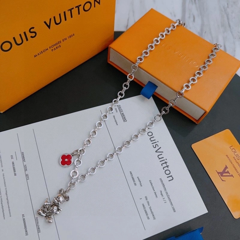 Louis Vuitton Necklaces Supportive 247792