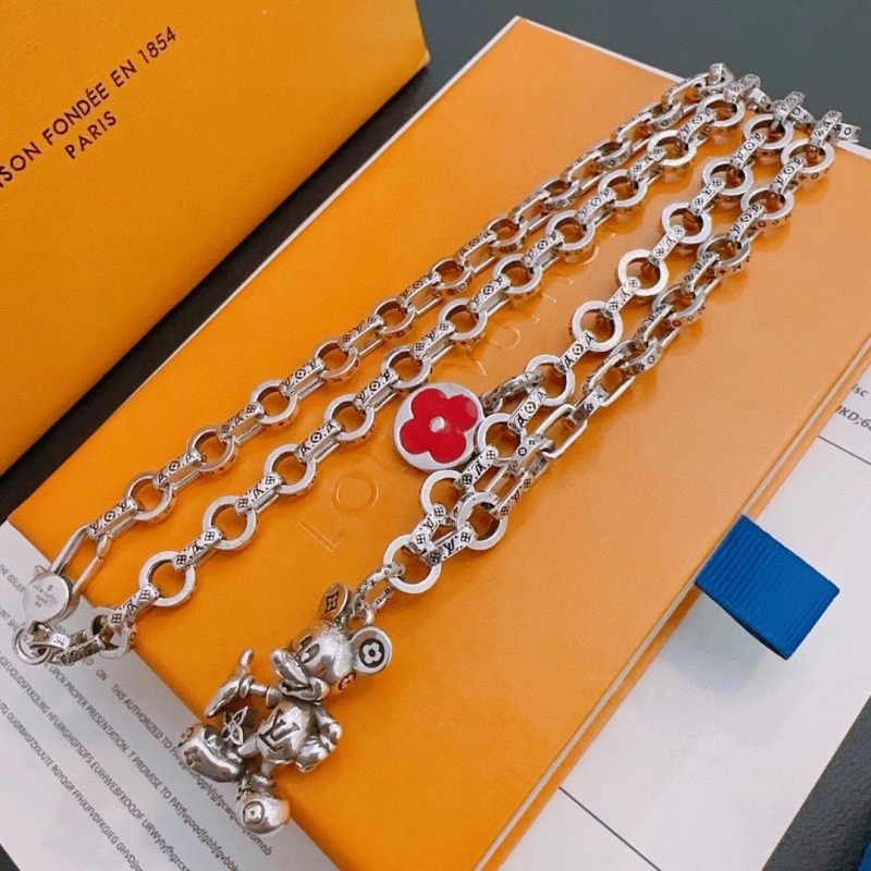 Louis Vuitton Necklaces Supportive 247792