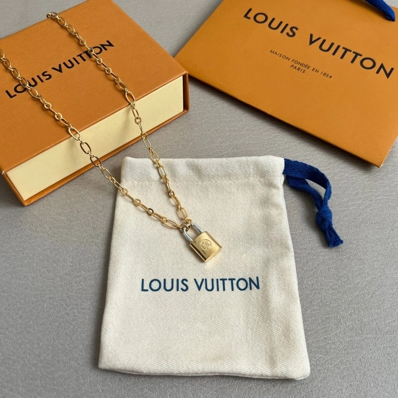 WrinkleFree Louis Vuitton Necklaces 247790