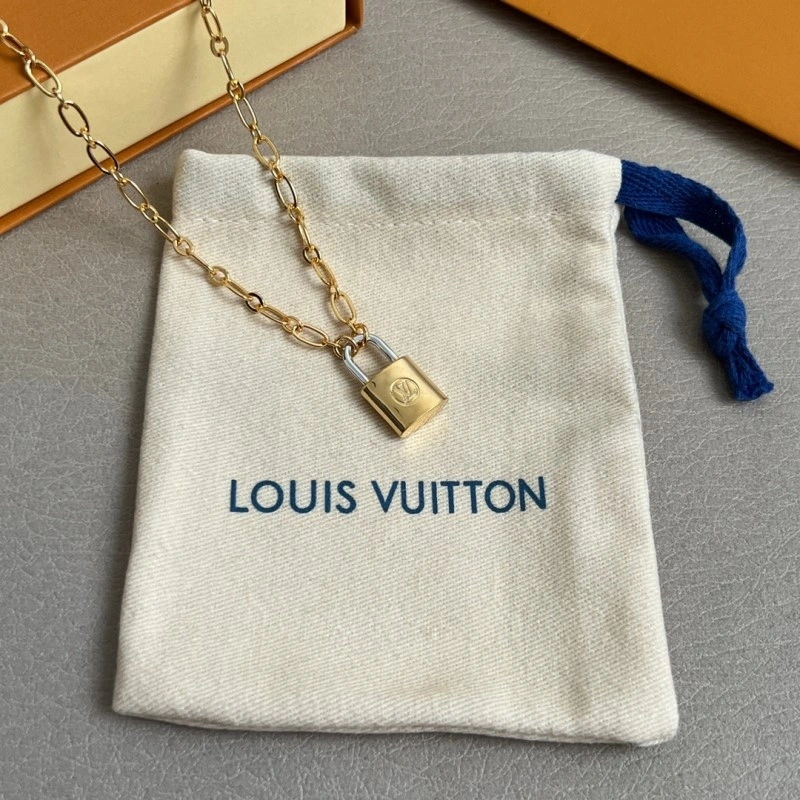 WrinkleFree Louis Vuitton Necklaces 247790