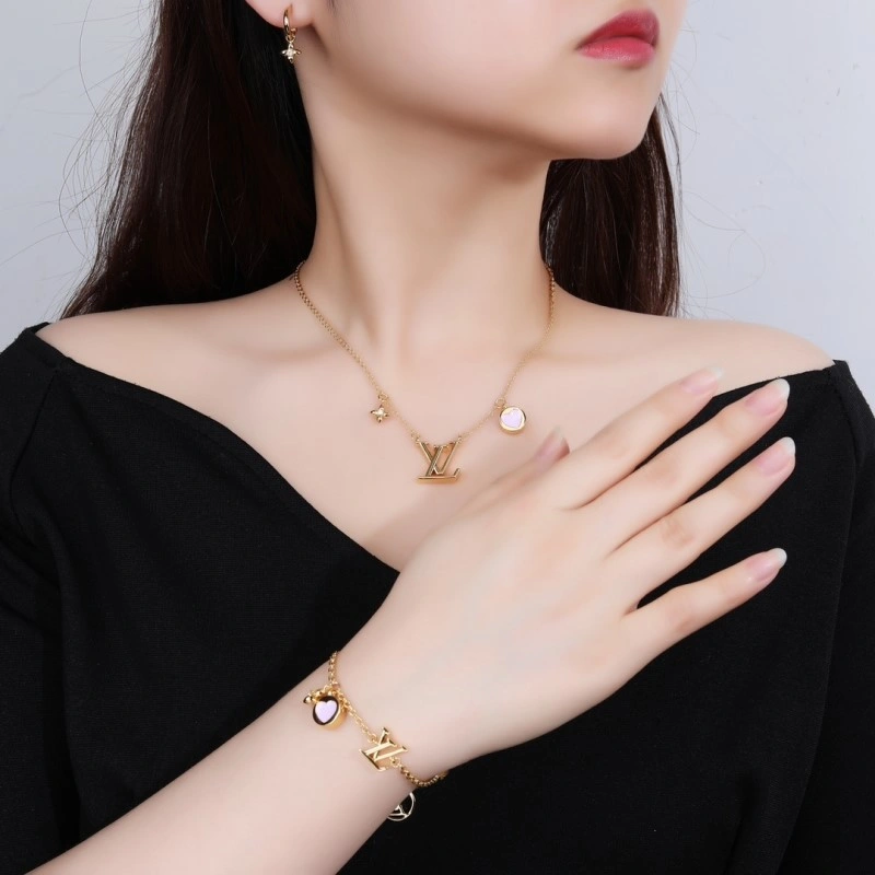 Louis Vuitton Necklaces UrbanStyle 247778