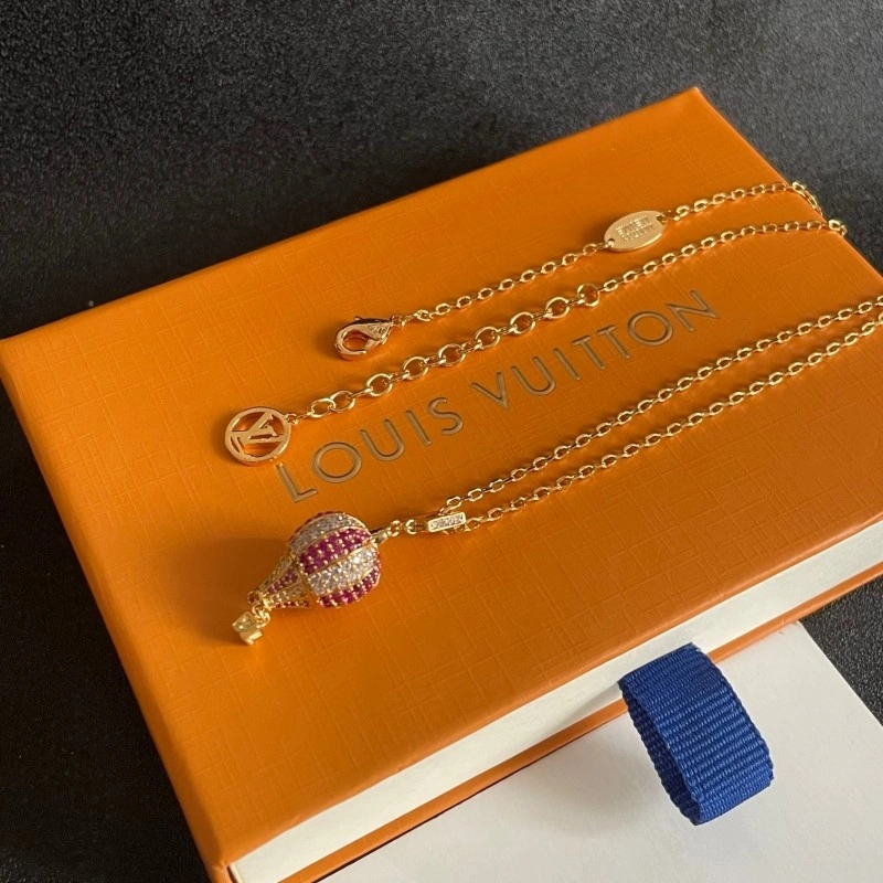Neat Louis Vuitton Necklaces 247786
