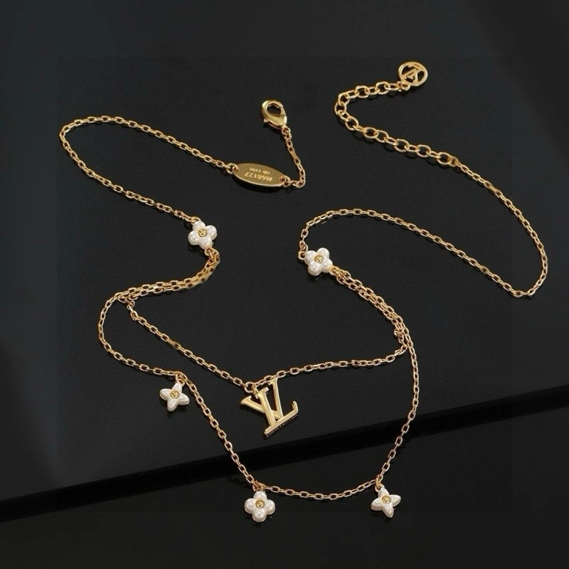 Sporty Louis Vuitton Necklaces 247787