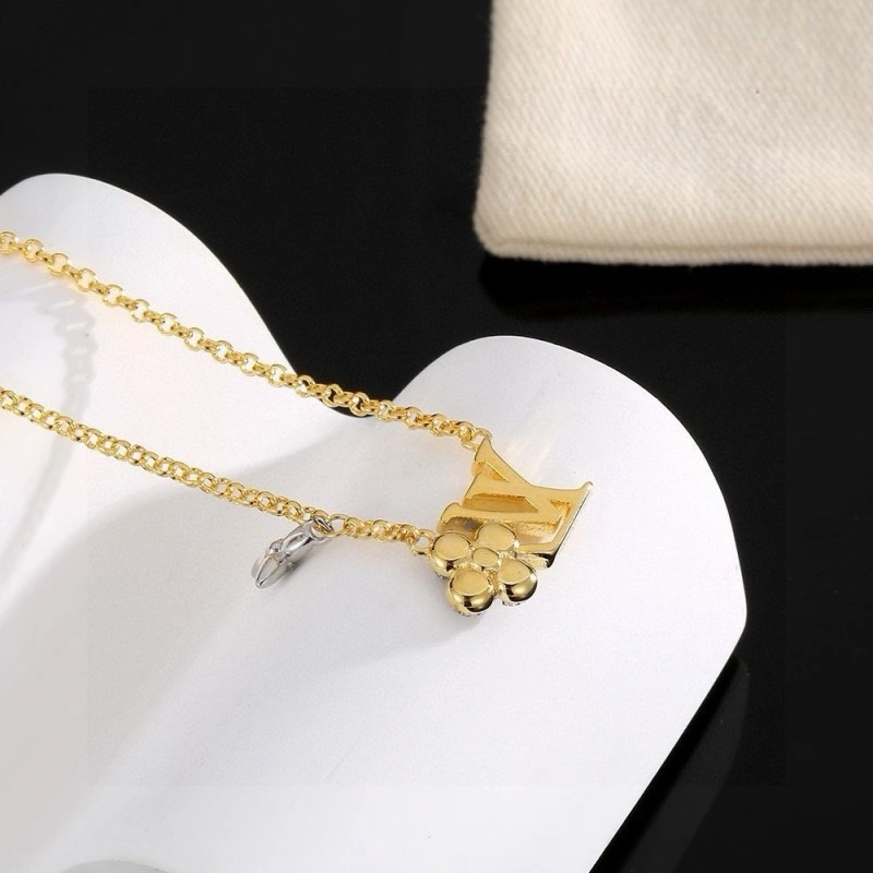 Trendsetting Louis Vuitton Necklaces 247767
