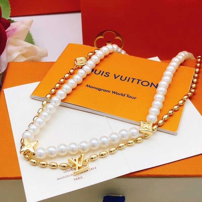 Vibrant Louis Vuitton Necklaces 247761