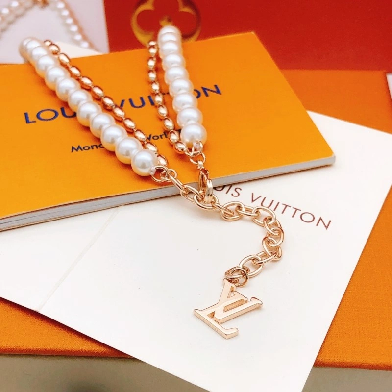 Louis Vuitton Necklaces Attractive 247766