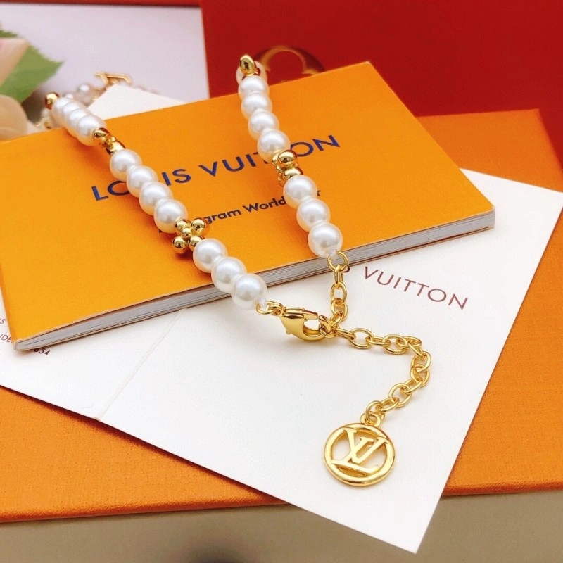 Breathable Louis Vuitton Necklaces 247760