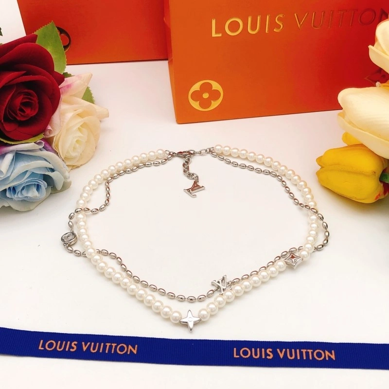 Louis Vuitton Necklaces DailyWear 247763