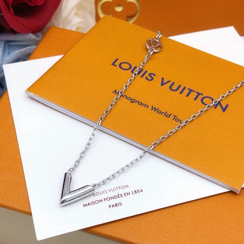 Louis Vuitton Necklaces ZipUp 247764