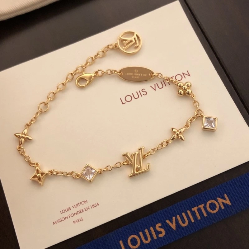 Louis Vuitton Necklaces Breathable 247772