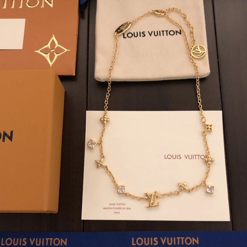 Louis Vuitton Necklaces Breathable 247772