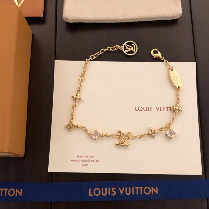 Louis Vuitton Necklaces Breathable 247772