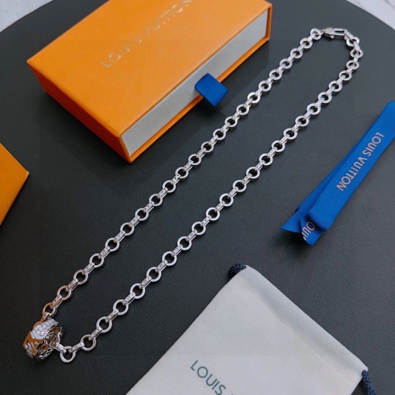 Louis Vuitton Necklaces Snug 247780