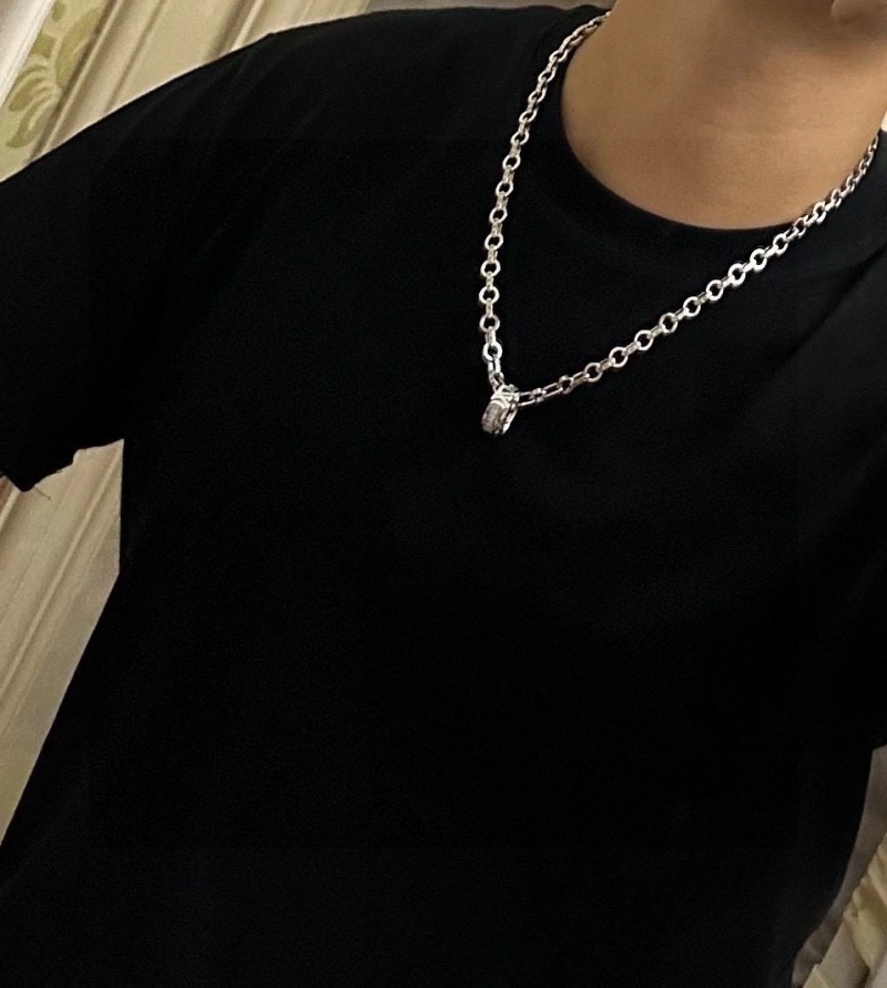 Louis Vuitton Necklaces Snug 247780