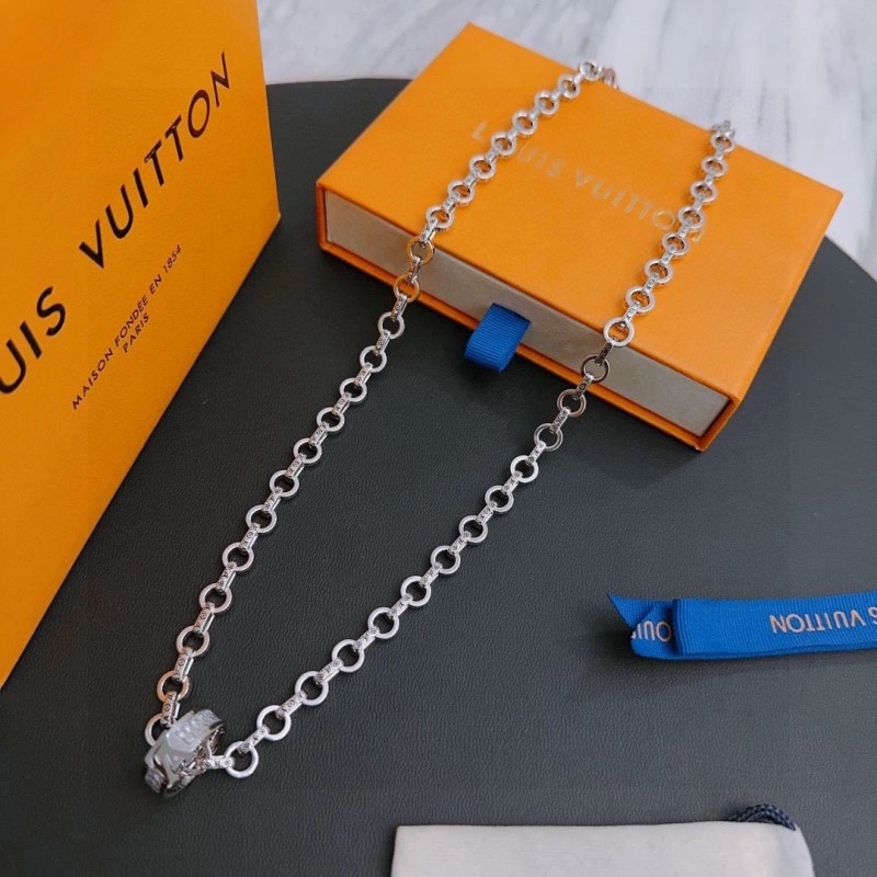 Louis Vuitton Necklaces Snug 247780